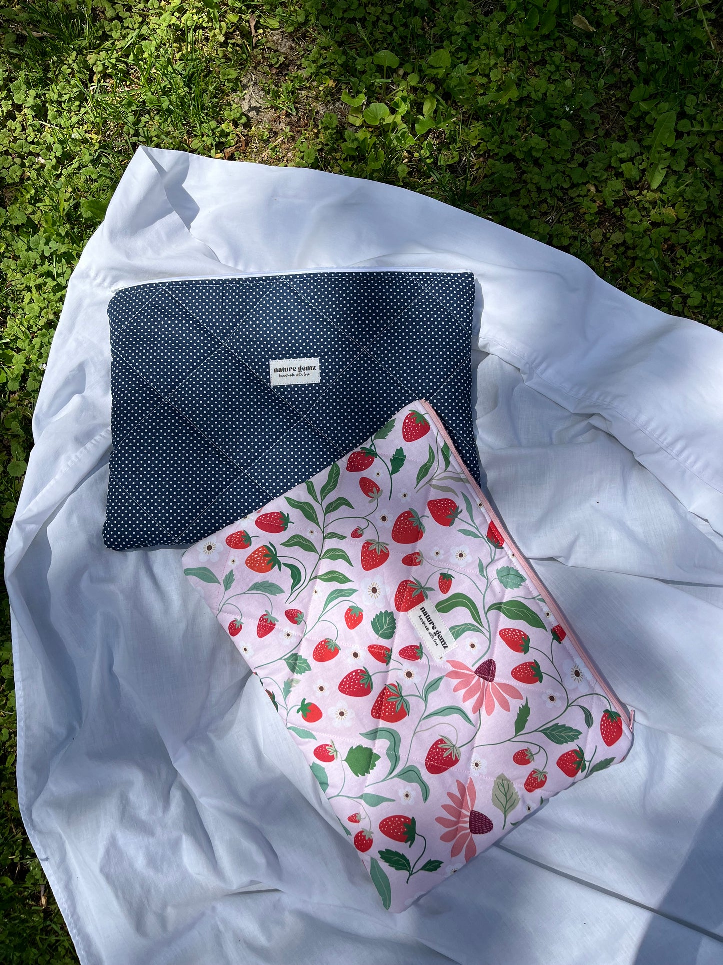 Polka Dot Laptop Sleeve