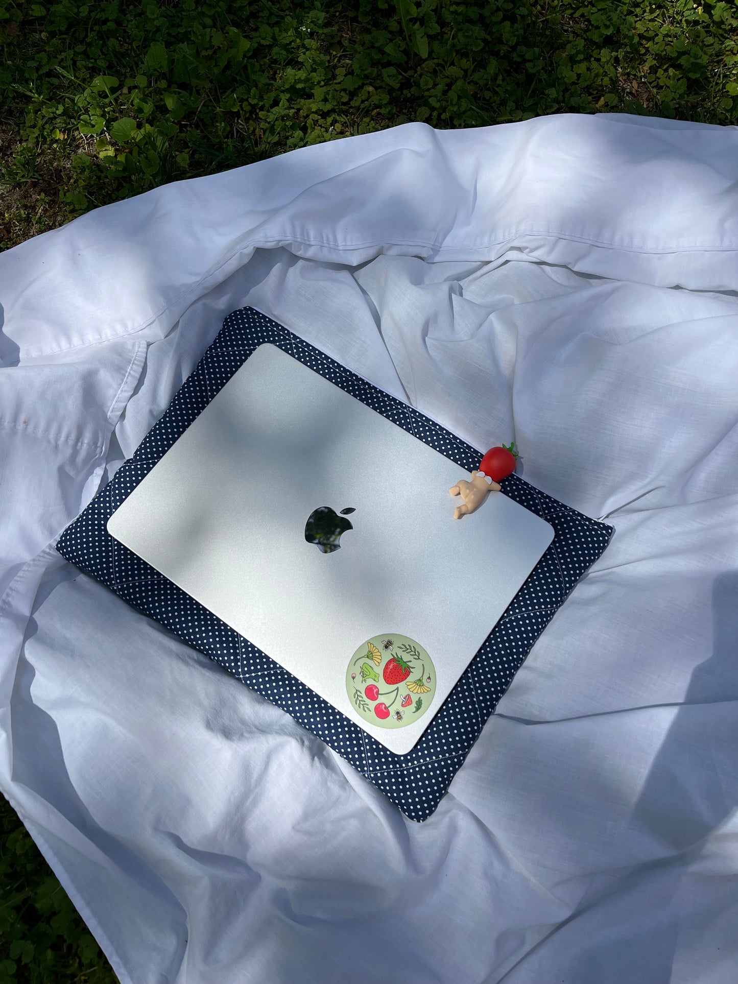 Polka Dot Laptop Sleeve